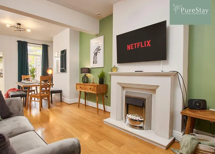 Three Bedroom House By Purestay Short Lets & Serviced Accommodation Manchester With Free Parking