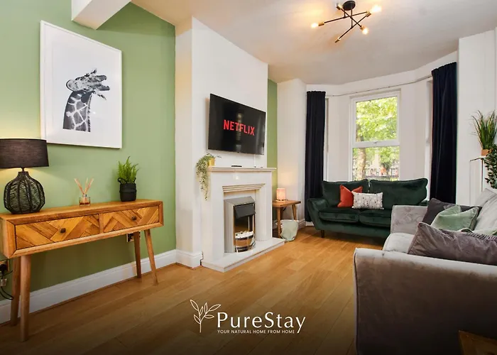 Three Bedroom House By Purestay Short Lets & Serviced Accommodation Manchester With Free Parking