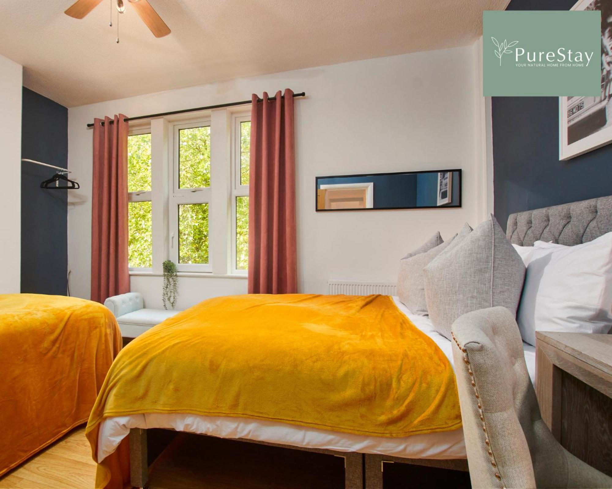 Holiday home Three Bedroom House By Purestay Short Lets & Serviced With Free Parking Manchester